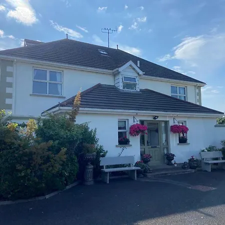 Sea Breeze House, Buncrana Проживание в семье *