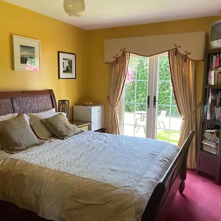 Sea Breeze House, Buncrana * Luddan