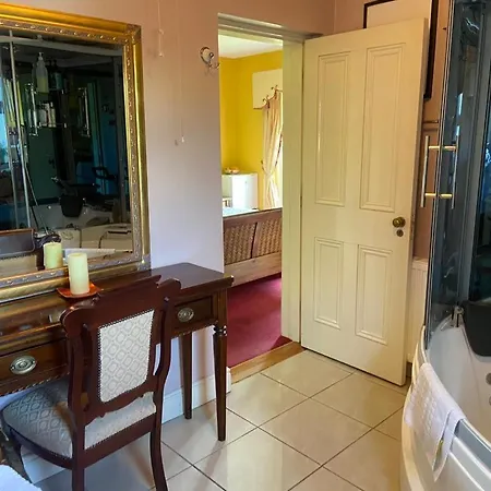 Проживание в семье Sea Breeze House, Buncrana Luddan