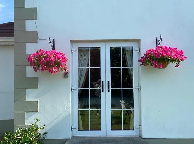 Sea Breeze House, Buncrana * Luddan